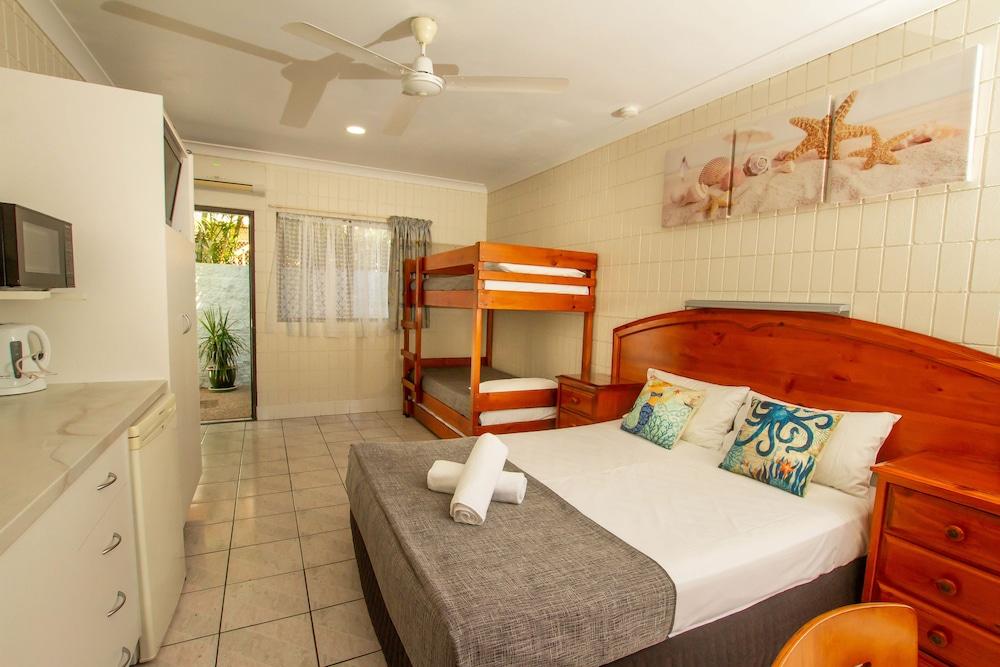 Tropical Palms Resort & 4Wd Hire Picnic Bay Eksteriør billede