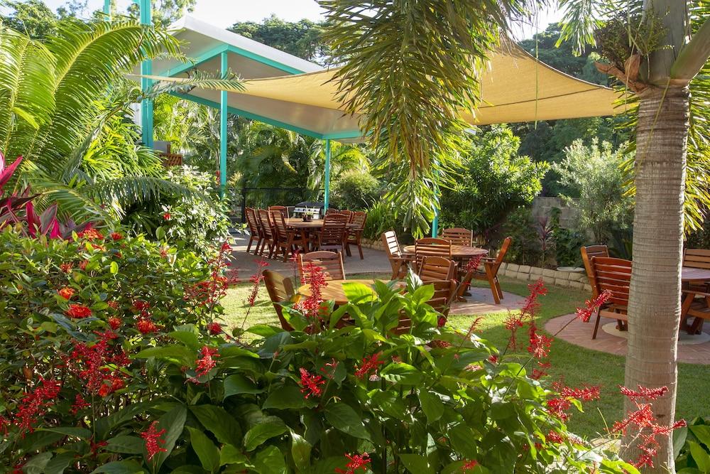 Tropical Palms Resort & 4Wd Hire Picnic Bay Eksteriør billede