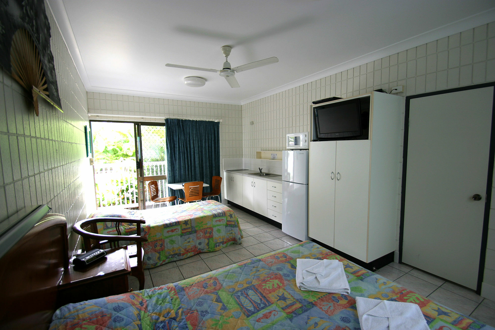 Tropical Palms Resort & 4Wd Hire Picnic Bay Eksteriør billede